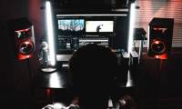 Compare 2 free video editors HitFilm Express and DaVinci Resolve