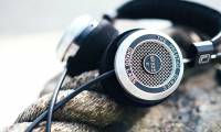 Do you distinguish headset, headphone and earphone?
