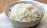 Does eating cold rice warm up to be dangerous to health?