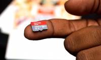 Experience the feeling of holding 400GB of data on your fingertips