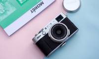 Fujifilm X100V Close-up: 26.1MP X-Trans BSI CMOS Sensor 4th generation, new 23mm f / 2.0 lens, the screen has been able to rotate 2 directions