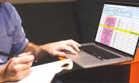 How to automatically color rows and columns in Excel