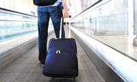 How to choose a safe, convenient suitcase when traveling far
