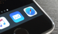 How to hide the toolbar in Safari on iPhone