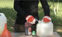 How to mix gasoline with a standard ratio viscosity for a lawn mower