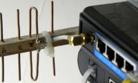 How to replace WiFi antenna on wireless router