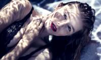 How to shoot strange underwater portraits without getting a hair wet