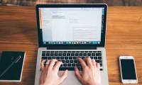 How to turn off self-correcting spelling errors on the Macbook