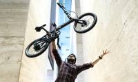 Introducing CARBO: The world's lightest electric bike, speed 32km / h, folds in 10 seconds, costs 25 million