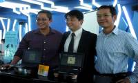 Laptop mini EeePC 1000H costs 539 USD