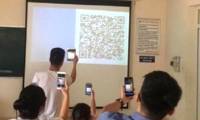 Law University takes attendance by QR code, students only have 60 seconds to confirm that they go to school on time