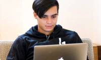Less than 25 years old became a millionaire by hunting bugs for bonuses