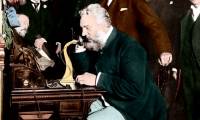 Look back at the 9 photos of 'ducking swans' of the phone after 80 years
