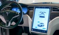 The driver died from driving while playing an iPhone game, investigating agencies blamed Tesla and Apple