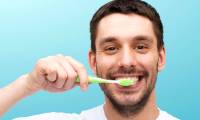 The food is the culprit that causes bad breath tooth loss