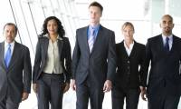 The secret of choosing professional clothes for the public in summer