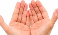 Thick skin on the palms, soles of the feet may be related to esophageal cancer