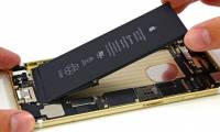Users do not need to find a place to replace the iPhone battery, but can put the battery with Apple