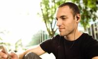 Using headphones properly to prevent hearing damage