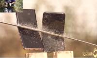 Using Japanese swords to slash Galaxy Note9 and iPhone Xs Max, the car almost crumbled, the broken screen of the device was intact