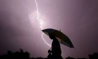 We can still survive after being struck by lightning, why?