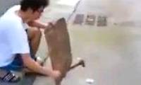What happens when you beat the smartphone with a hammer?