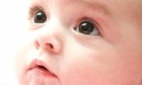 What is the world in the eyes of young children under one year old?