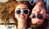 Why are happy couples sharing little photos on social networks?