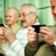Photo of The 103-year-old old man goes to the internet every day and shares his secret to a long life of fun ... a cell phone