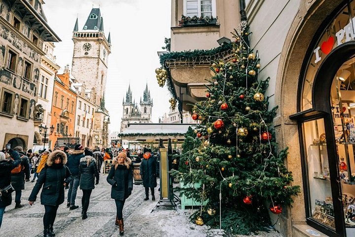 The Best Places In The World To Travel For Christmas