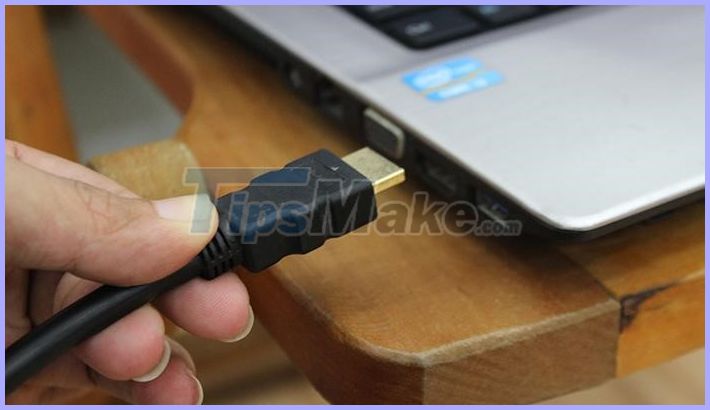 8 ways to connect laptop computer to TV Picture 4