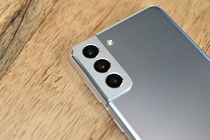 Detailed photo of Samsung Galaxy S21 5G Picture 12