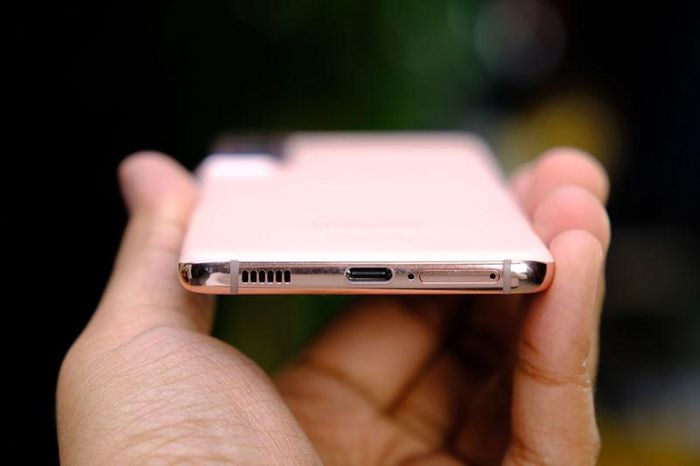 Detailed photo of Samsung Galaxy S21 5G Picture 15