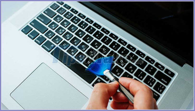 How to properly clean the laptop Picture 6