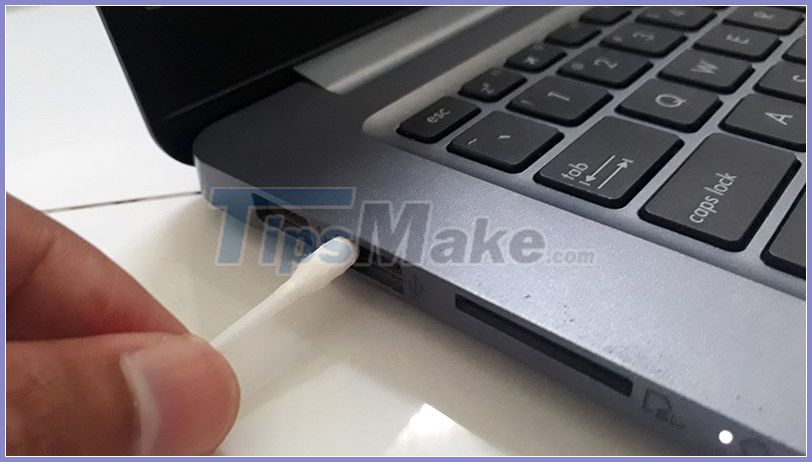 How to properly clean the laptop Picture 8