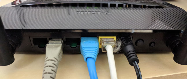 Review D-Link DIR-822: Cheap WiFi Router for Home Picture 3