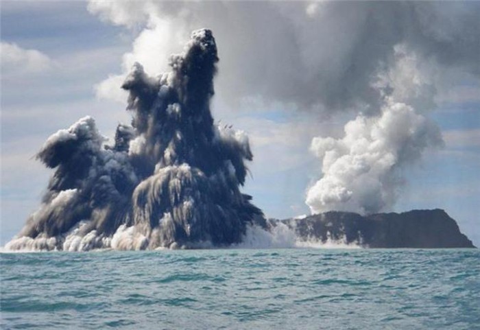 See active volcanoes around the world Picture 11