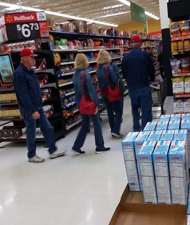 Series of photos demonstrating life as a simulated world Picture 6