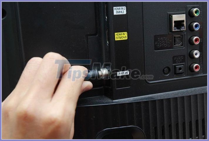 Simple steps to fix a streaky TV screen Picture 2