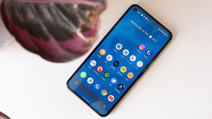 The most compact smartphone worth buying today Picture 5