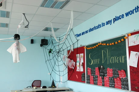 Top 6 Halloween Decorating Ideas for the Classroom Picture 6