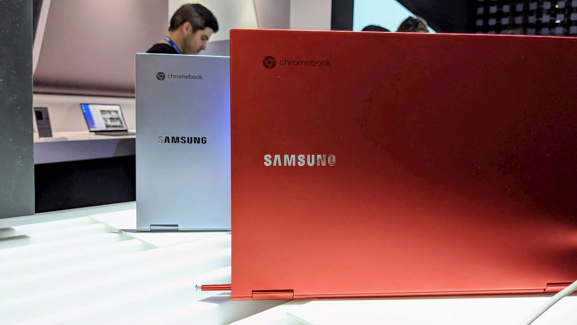 What is the Samsung Galaxy Chromebook impressive? Picture 3