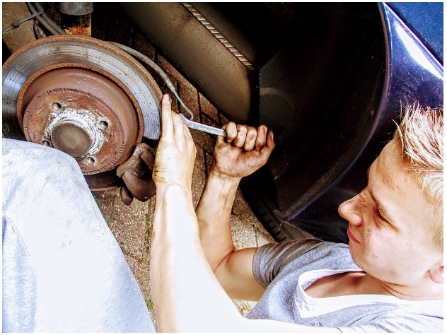 images 2 of Effective Safety Tips Every Car Mechanic Should Keep in Mind