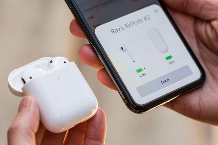 5 ways to check the battery of AirPods, AirPods Pro, and AirPods Max Picture 1