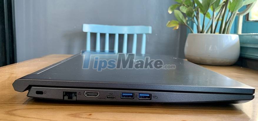 Acer Aspire 715-42G Review: Gaming laptop with cheap discrete graphics card Picture 4