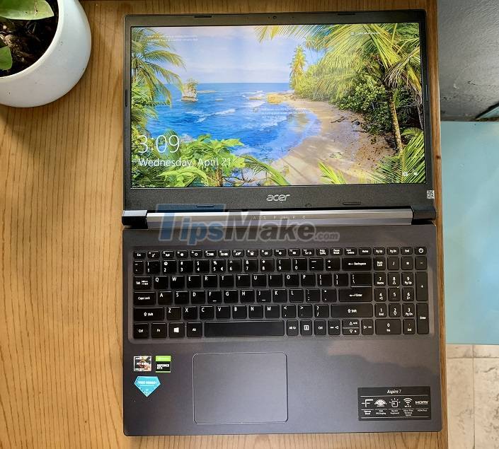 Acer Aspire 715-42G Review: Gaming laptop with cheap discrete graphics card Picture 5
