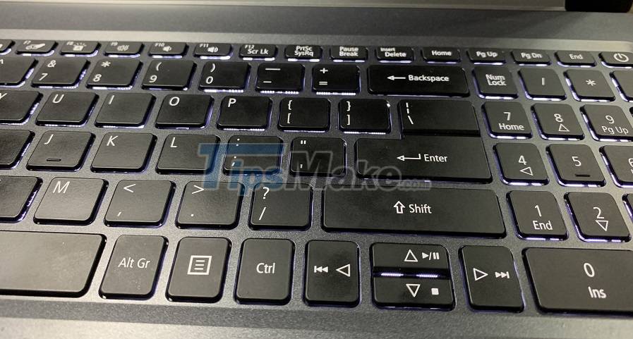 Acer Aspire 715-42G Review: Gaming laptop with cheap discrete graphics card Picture 8