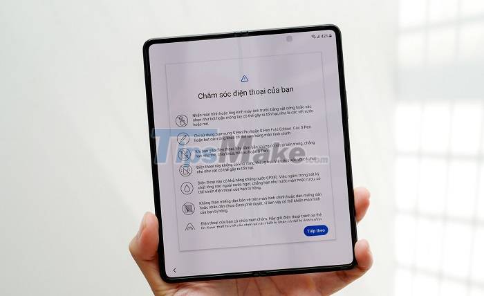 By what miracle can the Galaxy Z Fold3 and Z Flip3 be water resistant? Picture 8