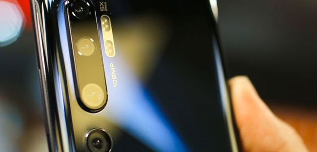 Can strangers unlock your phone with Face ID? How to prevent this? Picture 1