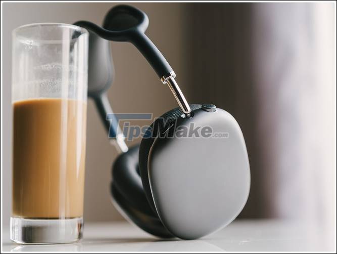 Compare Apple AirPods Max and Sony WH-1000Xm4 Picture 10